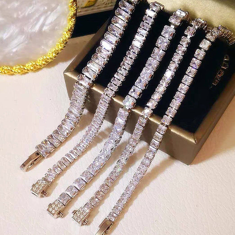 Women's Korean Geometric Round Zircon Light Luxury High-grade Stylish Simple Bracelets