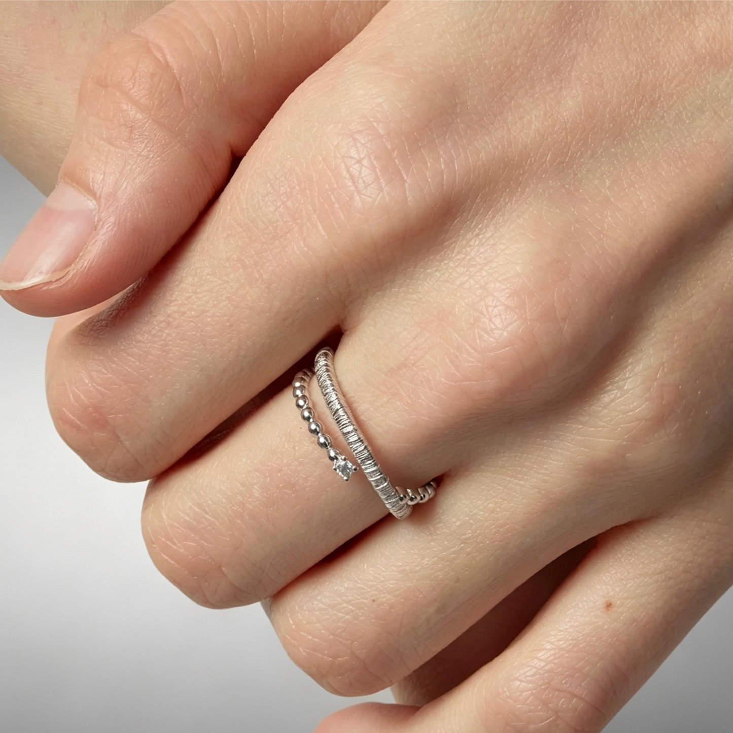 Women's Series Cross Winding Female Light Luxury Titanium Gold Rings