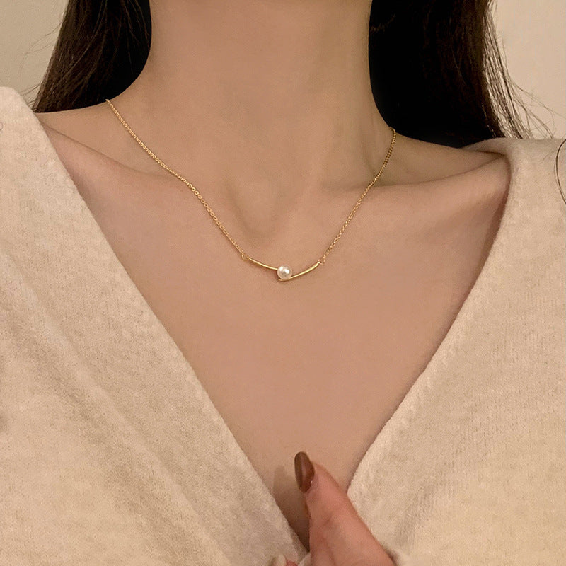 Women's High-grade Butterfly Pearl Style Niche Clavicle Chain Light Luxury Necklaces