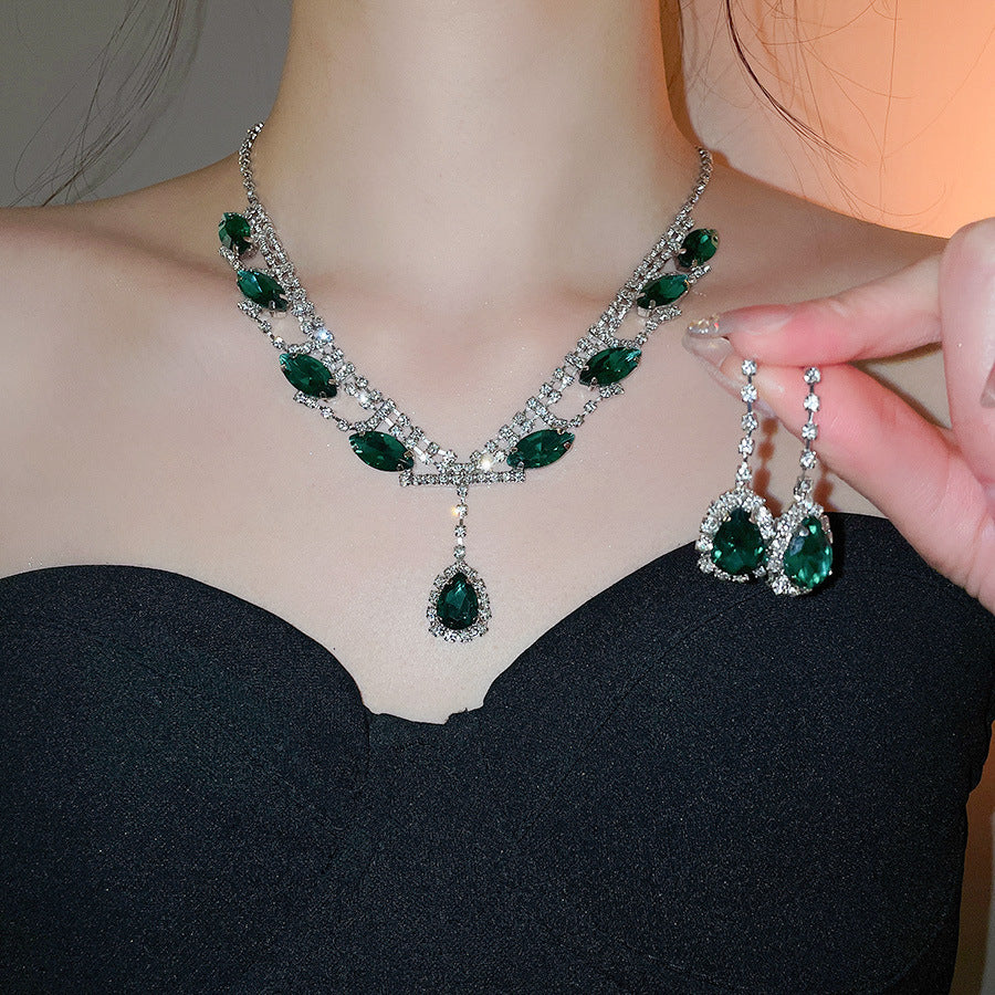 Women's Luxury Minority Clavicle Chain Palace Style Jewelry Set