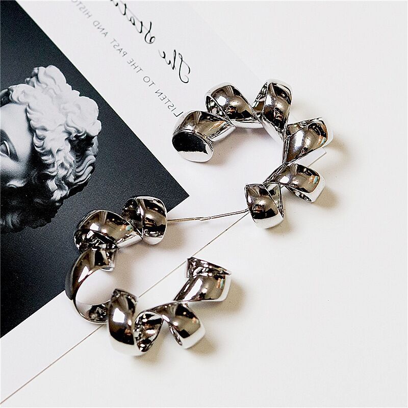 Metal Exaggerated Twisted Twist Shaped Telephone Earrings