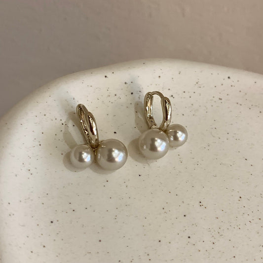 Mocha Mousse Cherry Retro Minority High-grade Pearl Ear Clip Female Stud Earrings