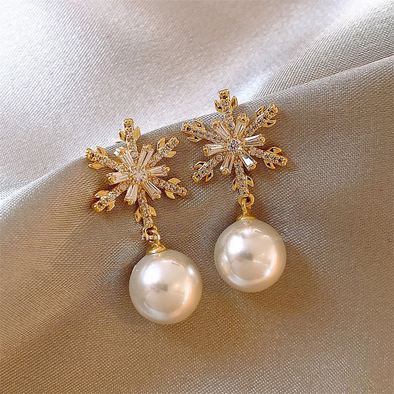 Women's Pearl Elegant High-grade White Ear Clip Earrings