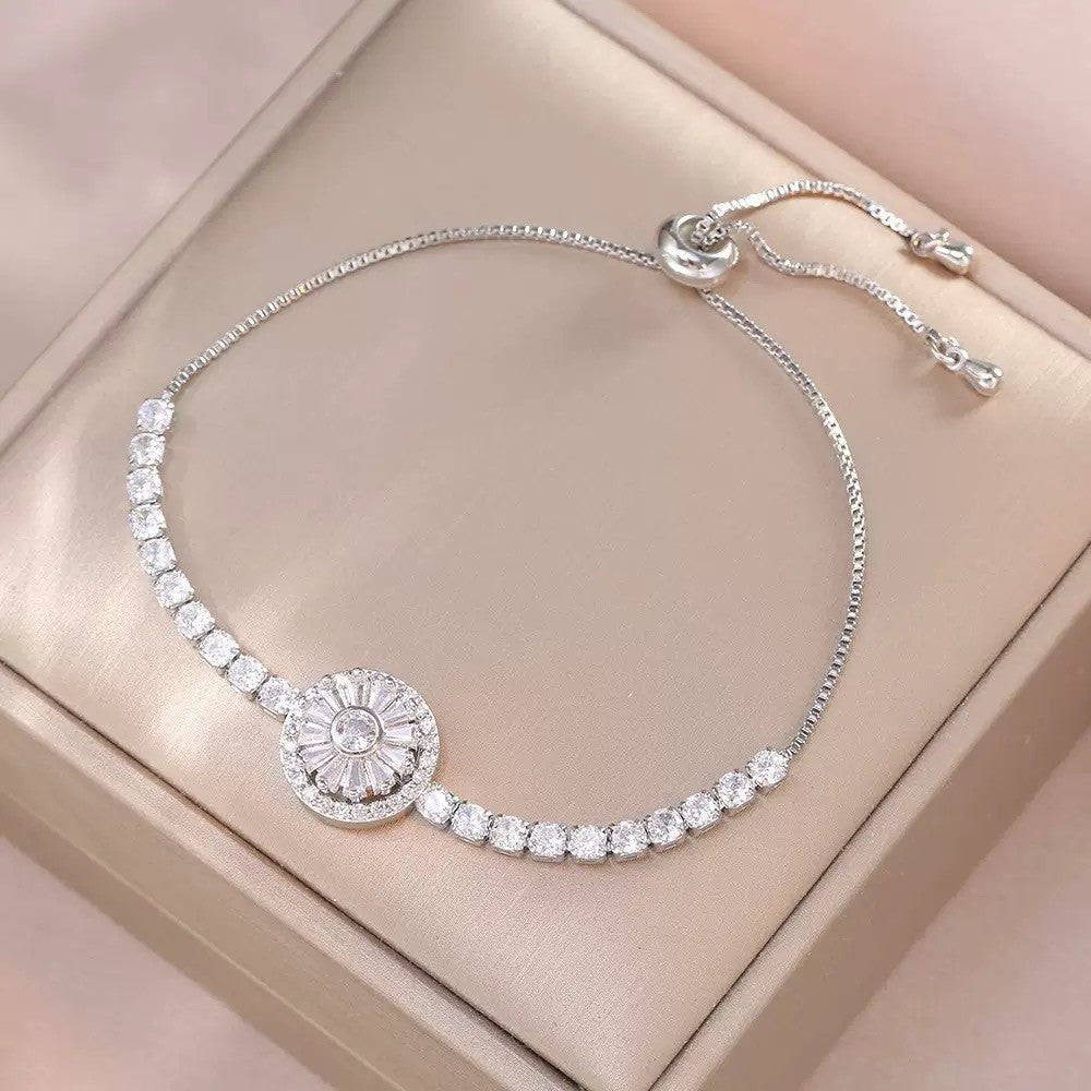 Female Five Petal Flower Fashion Bauhinia Rotatable Bracelet