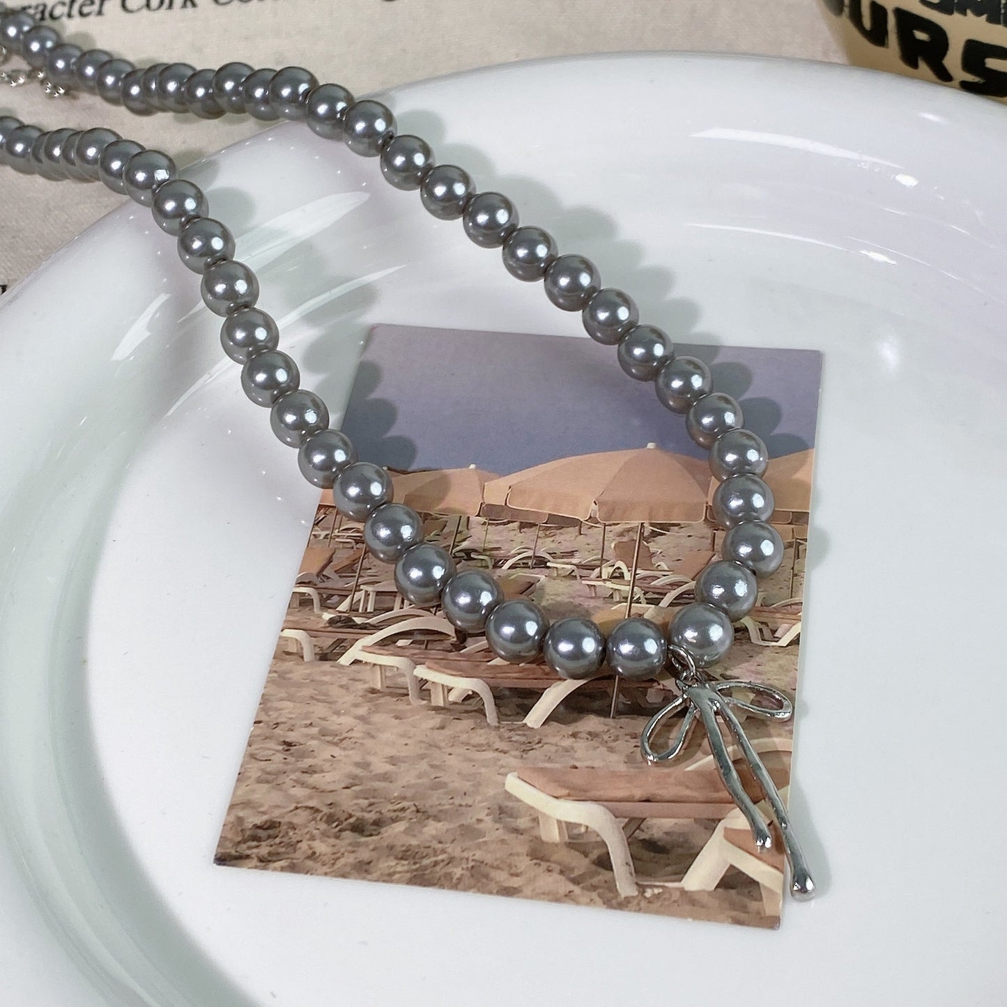 Women's Retro Pearl Affordable Luxury Fashion Temperament Wild Good-looking Clavicle Necklace