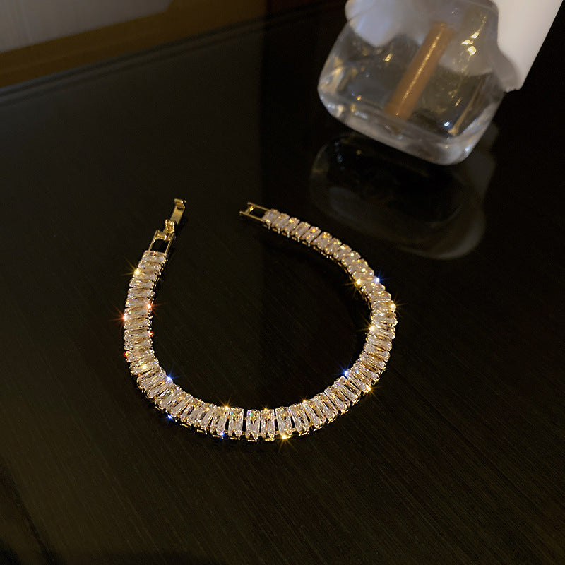 Women's Korean Geometric Round Zircon Light Luxury High-grade Stylish Simple Bracelets