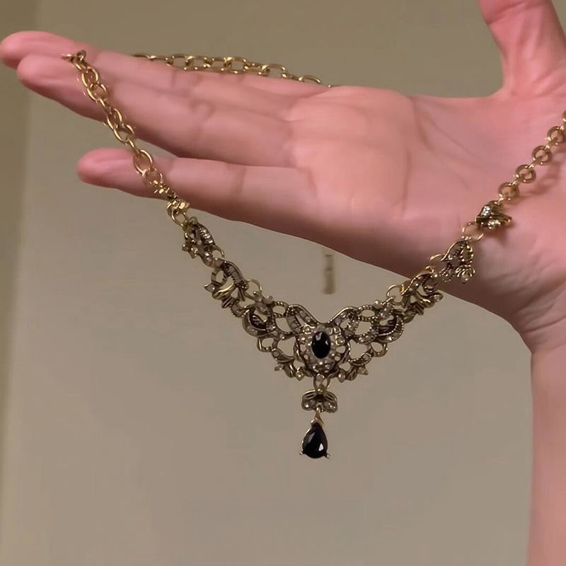 Unique Vintage Court High-grade Distressed Clavicle Necklaces