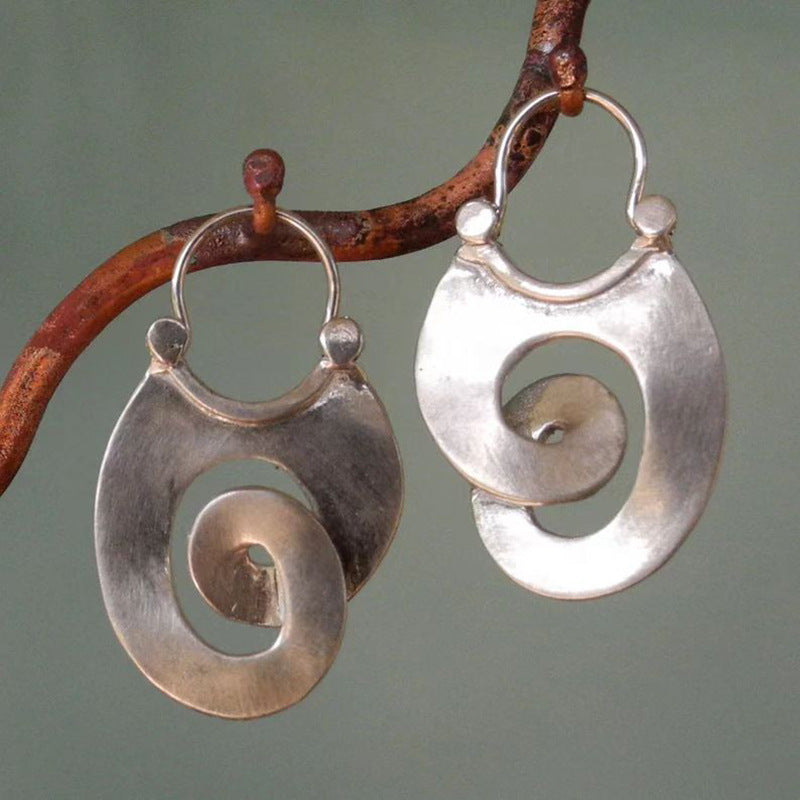 Curved Metal Ear Retro Hollow Curly Ancient Earrings