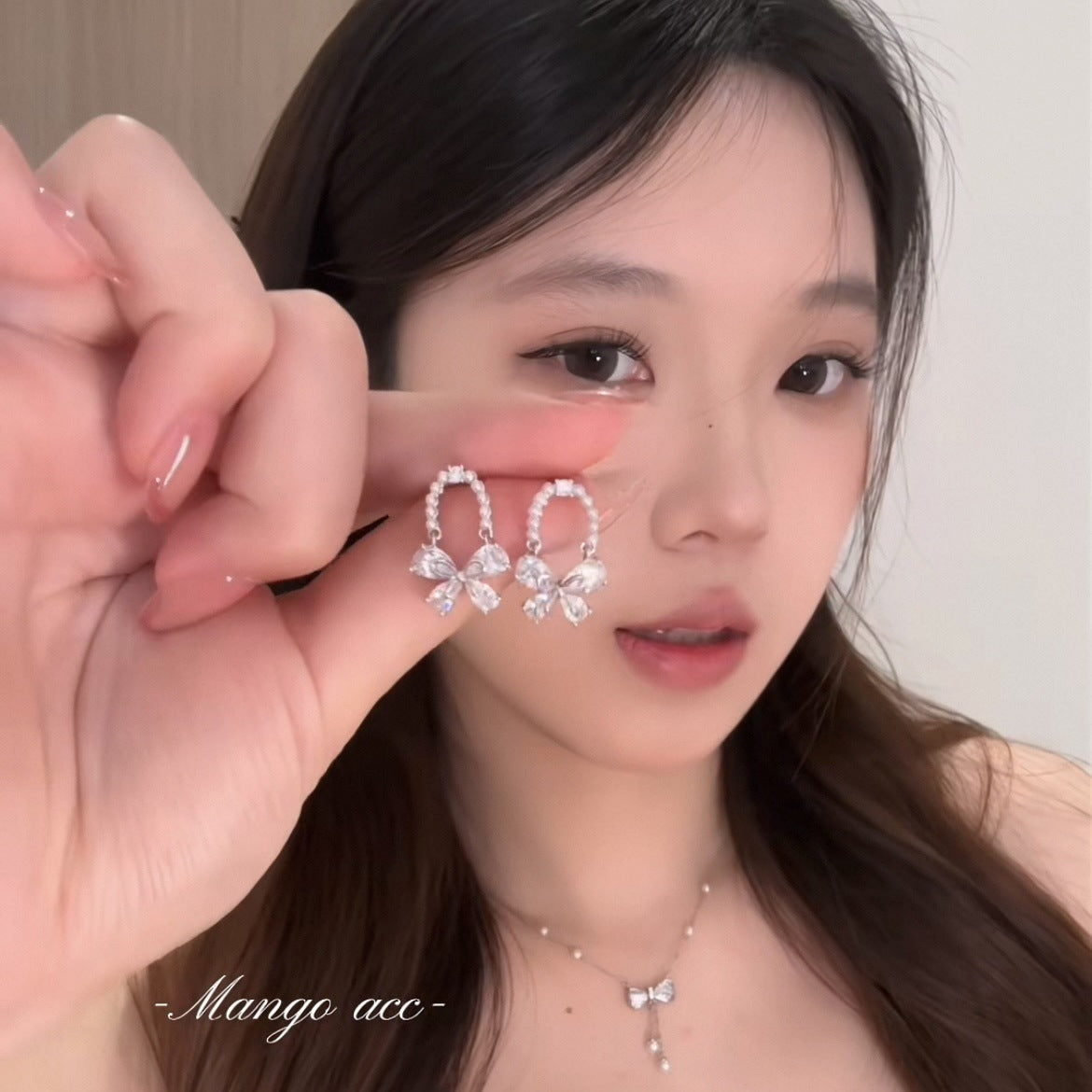 Women's Full Diamond Bow Pearl For Exquisite Petite Light Luxury High-grade Earrings