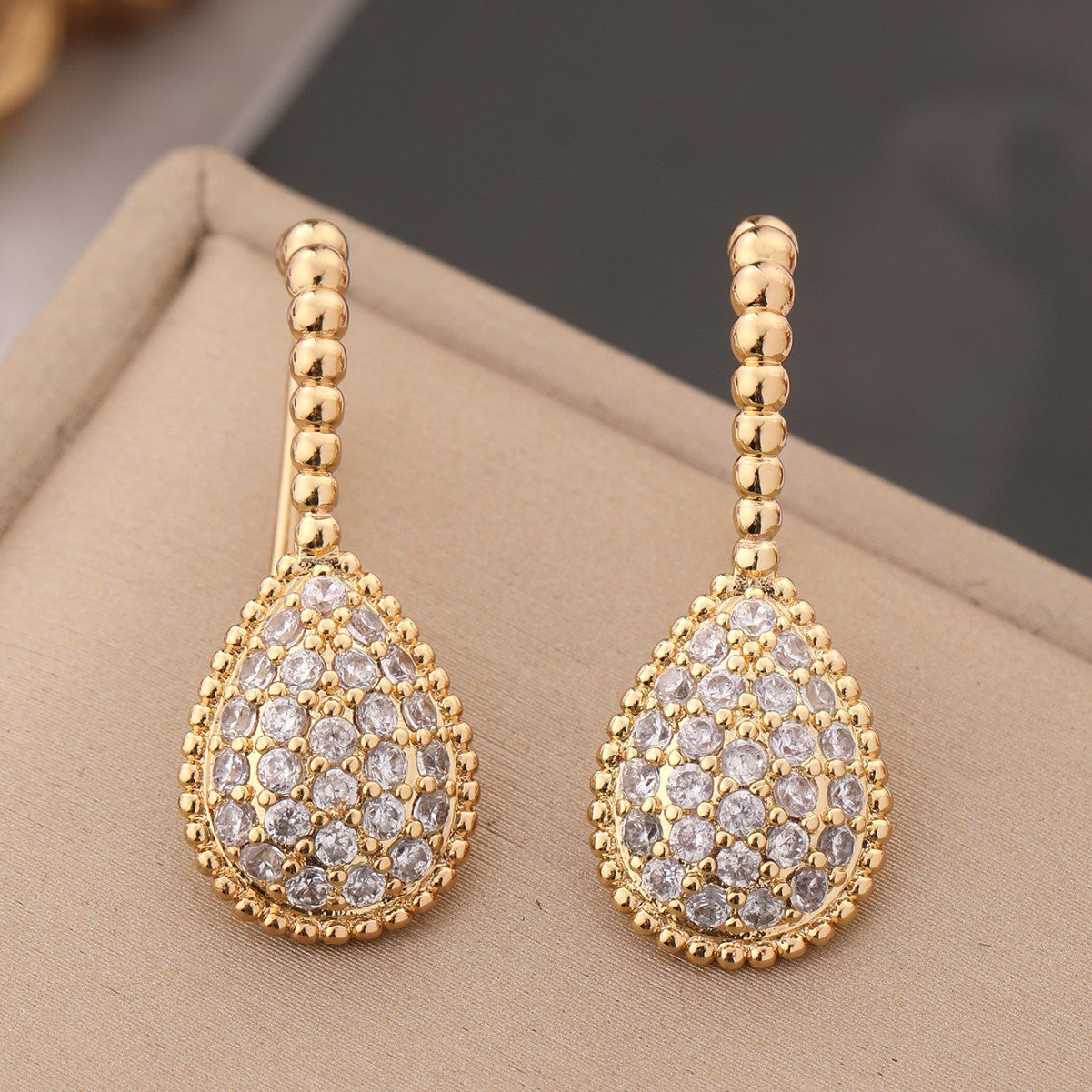 Three-dimensional Full Diamond Big Water Drop Bead Edge Light Luxury Stud Earrings
