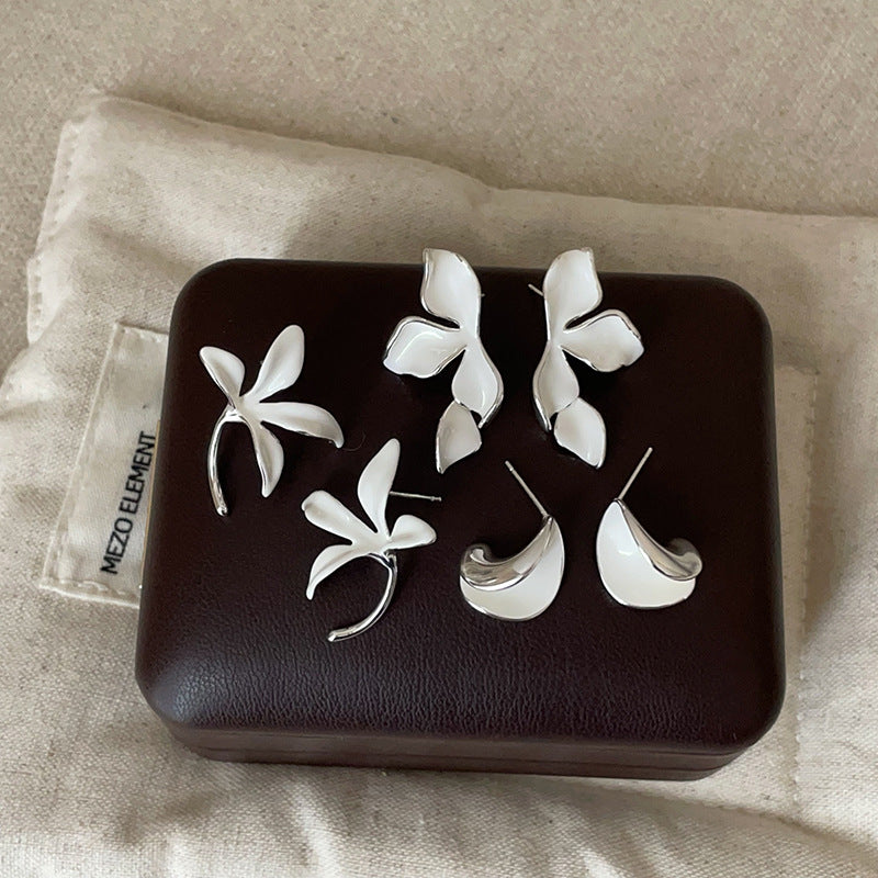 Women's Trendy White Glaze Flowers Simple High Sense Rings