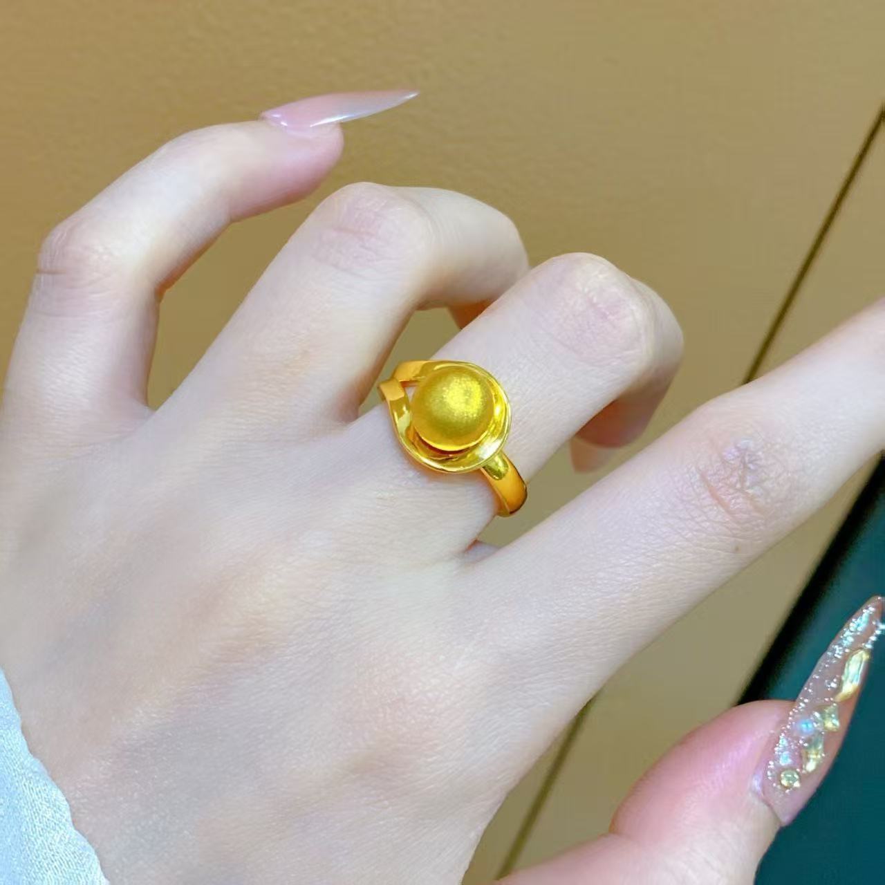 Golden Flash Glossy Female Small Ball Plain Switchable Index Ring