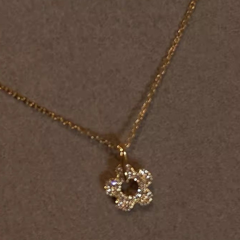 Flower Female Exquisite Niche Titanium Steel No Fading Simple Temperament Necklace
