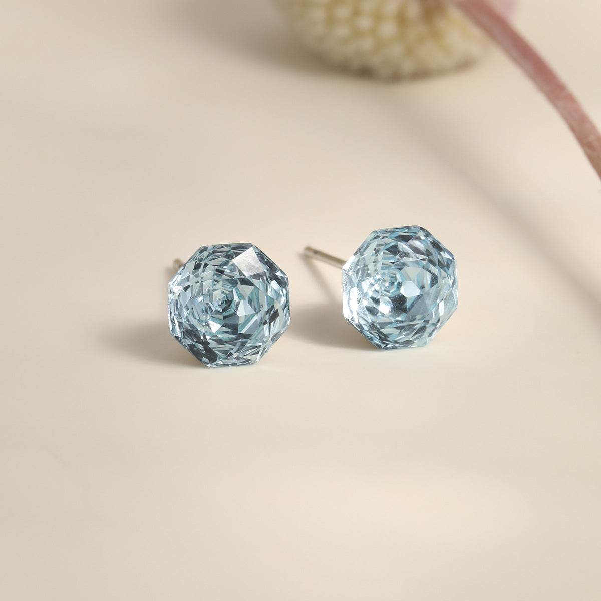 Super Flash Simple Millennium Rose Cut Stud Earrings