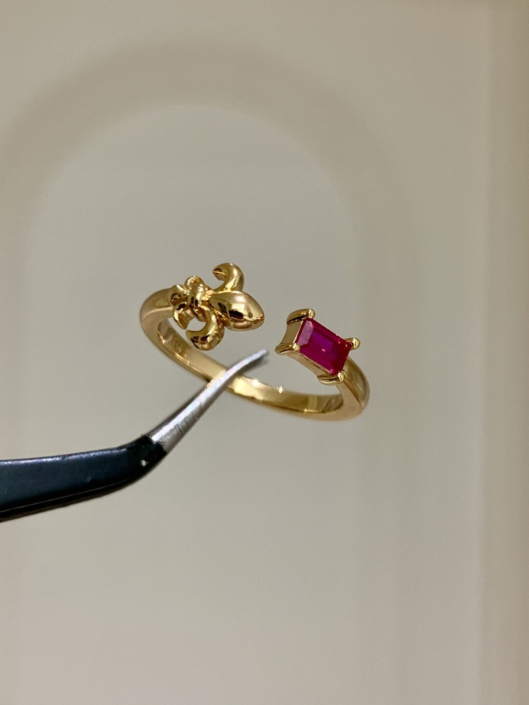 Square Red Iris Female Fashion Refined Ring