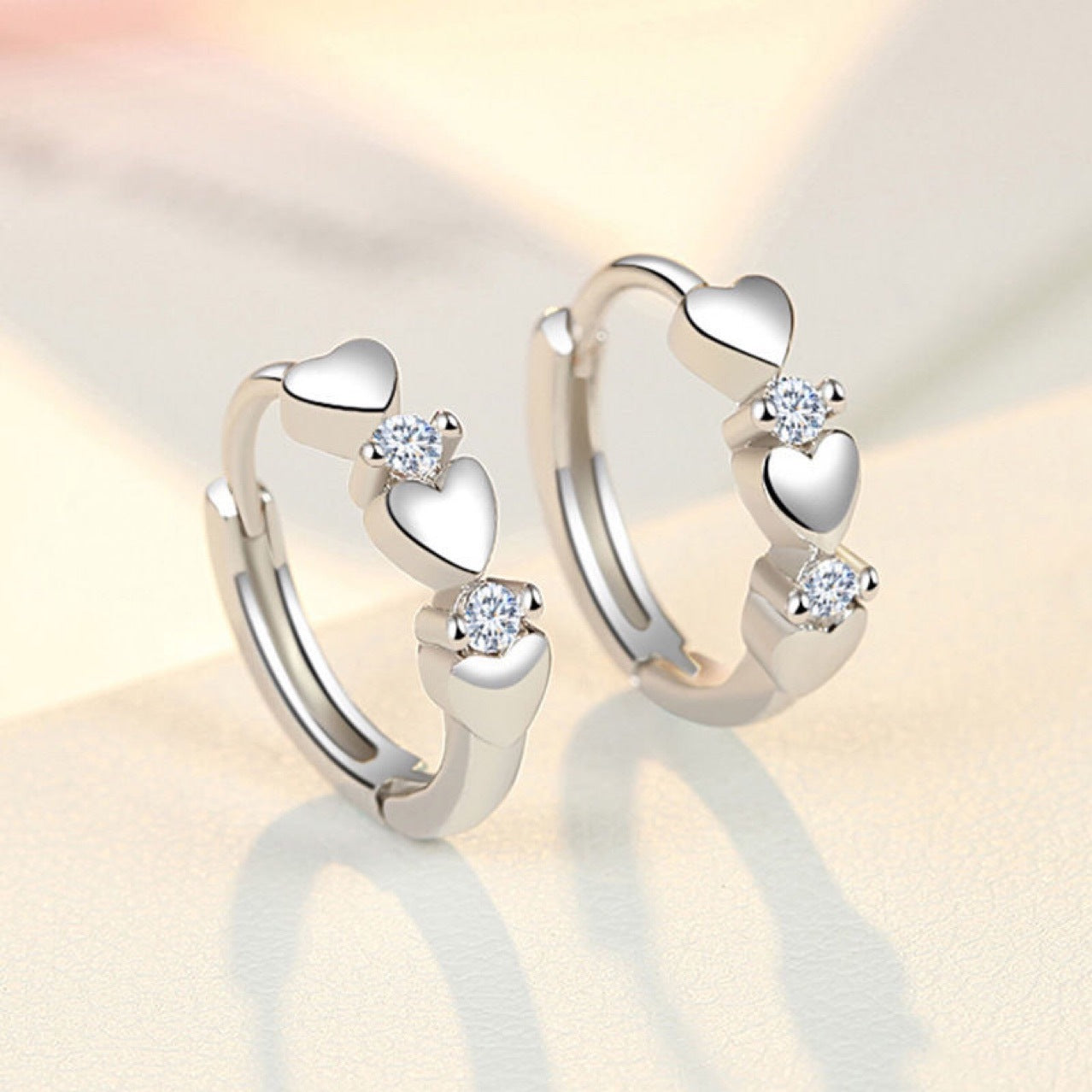 Women's Fashion Temperament Entry Lux Heart-shaped Simple Zircon Earrings