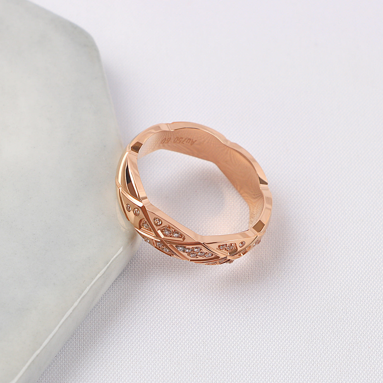 Diamond Plaid Gold Titanium Steel Couple One-hand Straight Hair Light Rings