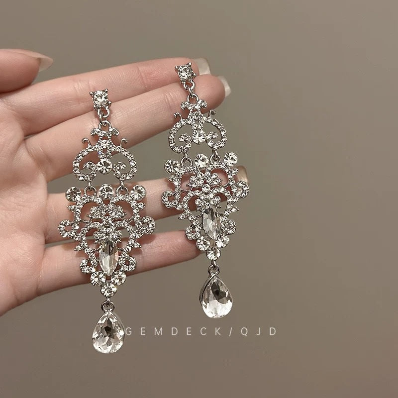Women's Style Banquet Luxury Geometric Water Drop Light High-grade Party Earrings