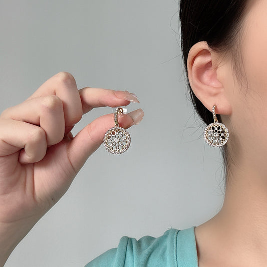 Design High-grade Trendy Female Personality Fashion Ear Clips Retro Super Earrings