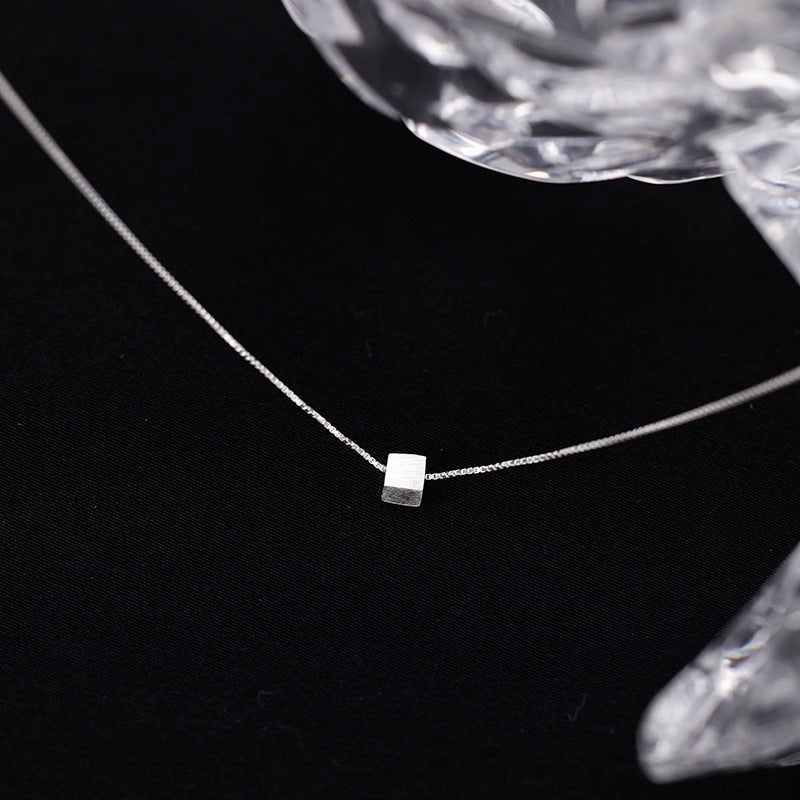 Women's Elegant Small Sugar Cube Fashion Personalized Commuter Necklaces