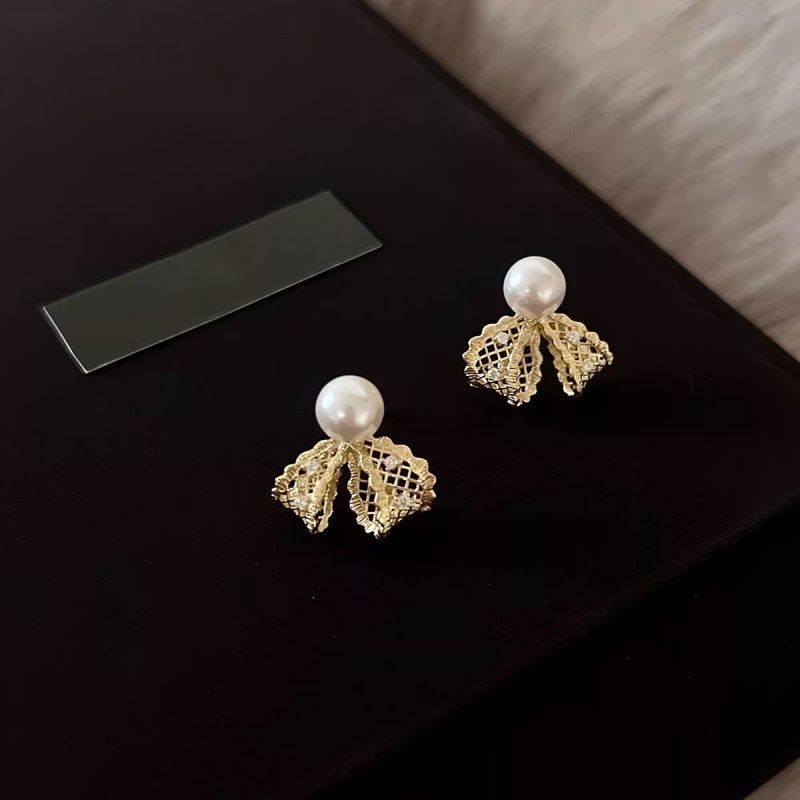 Women's Sweet Lace Ribbon Bowknot Pearl Unique Beautiful Earrings