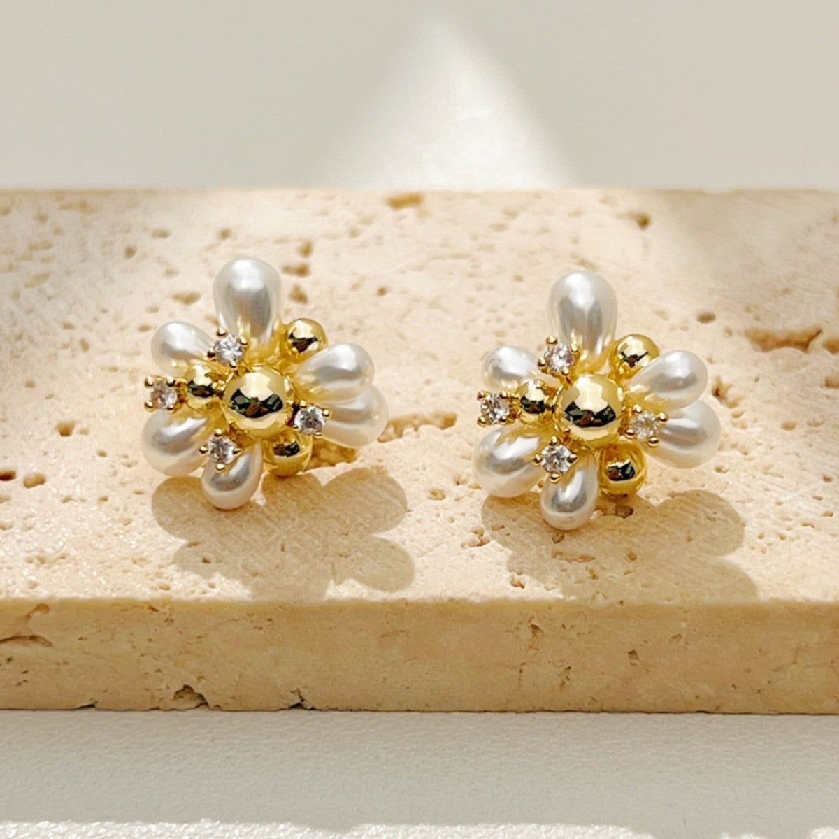 Comfortable High-grade Popcorn Pearl Fashion Commuter Stud Earrings