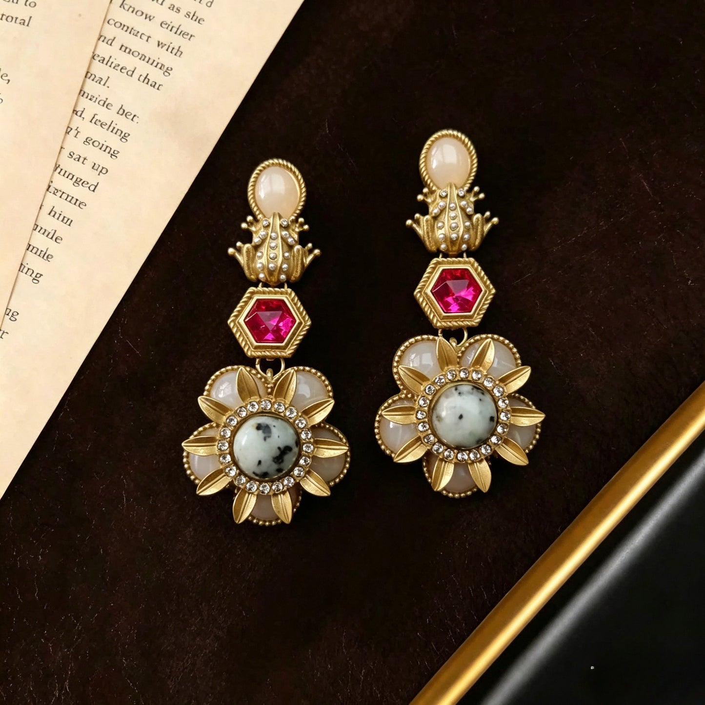 Flower Palace Style Retro Minority Simple Natural Stud Earrings