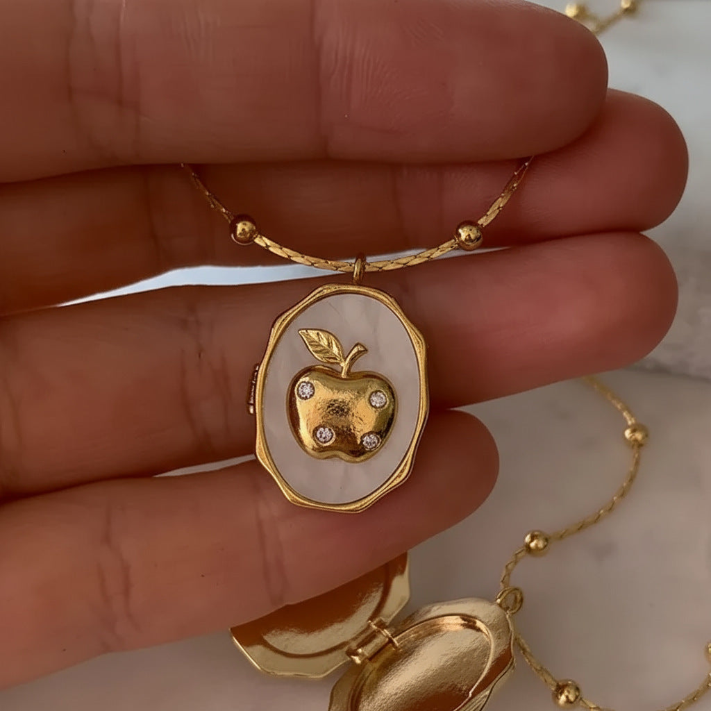 Durable Butterfly Shell Album Frame Vintage Necklaces