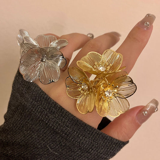 Pattern Flower Shiny Diamond Fashionable Metal Ring
