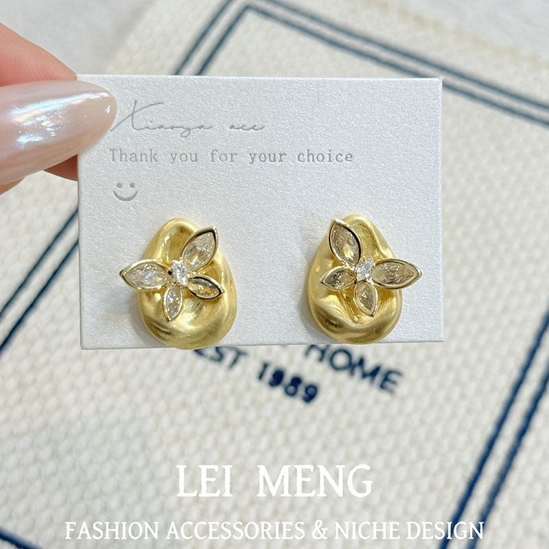 Micro Inlaid Zircon Bowknot Pearl Super Simple Stud Earrings
