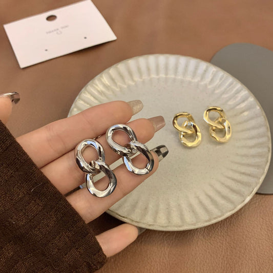 Women's Song Elegant Metal Chain Vintage Twisted Earrings
