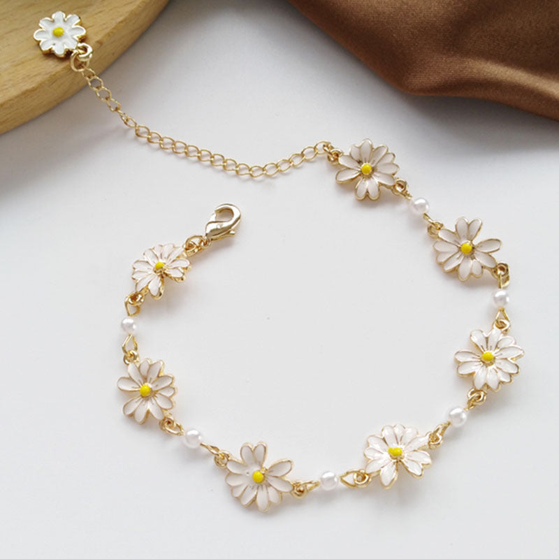 Women's Five Small Flower Five-pointed Star Pull Bracelet
