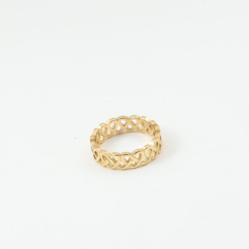 Heart-to-heart Hollow Titanium Steel Gold Plating Bracelet