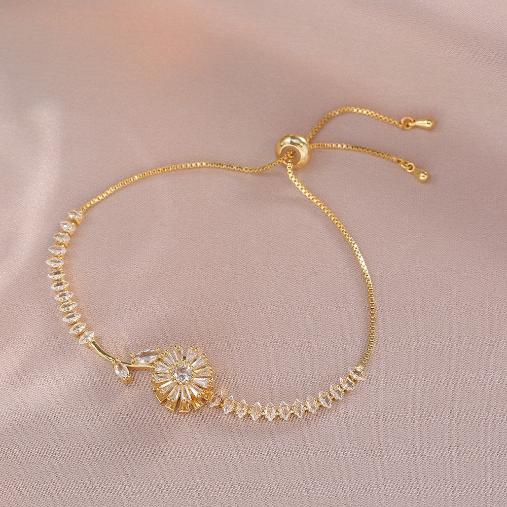 Female Five Petal Flower Fashion Bauhinia Rotatable Bracelet
