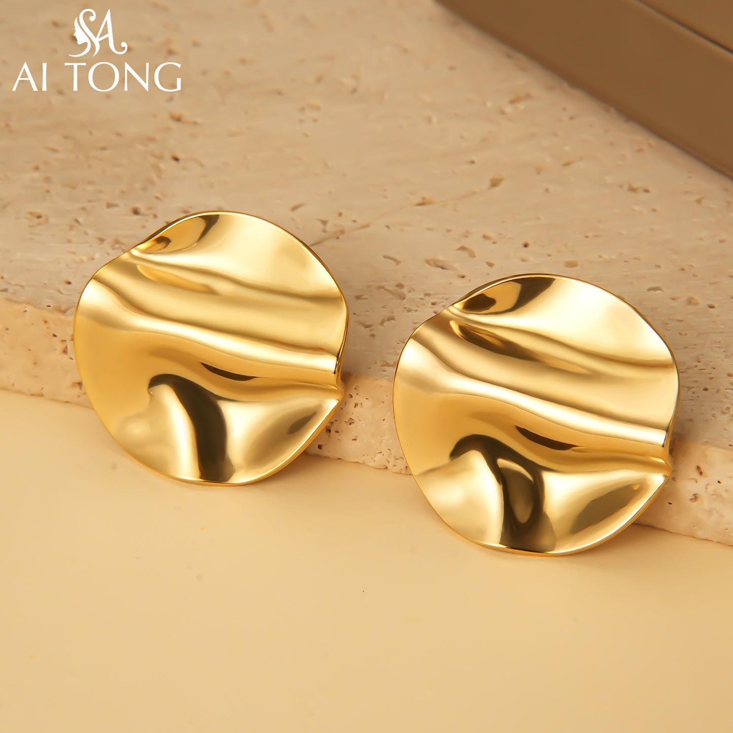 Decoration Design Pleated Light Luxury High-grade Ear Earrings