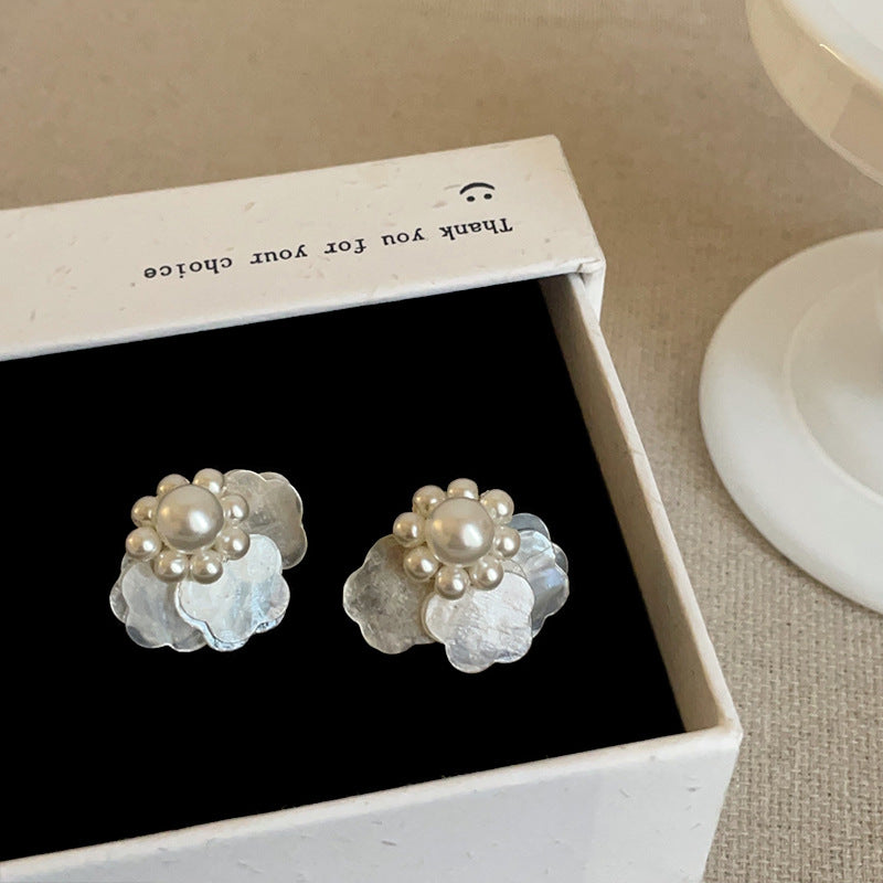 Design Cloud Petal Shell Pearl Female French Gentle Affordable Luxury Earrings