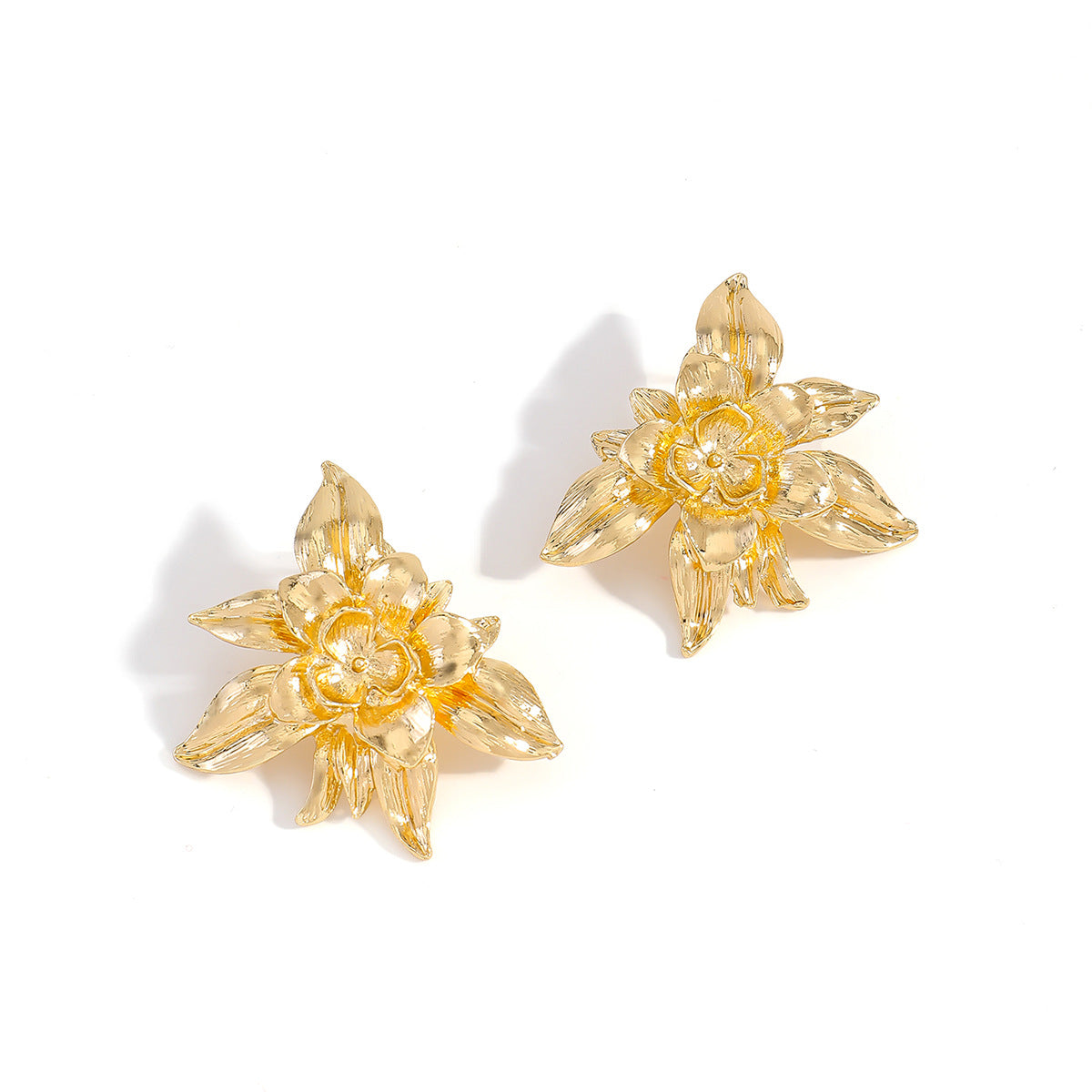Mild Luxury Retro Three-dimensional Flower Fashion Grandeur Earrings