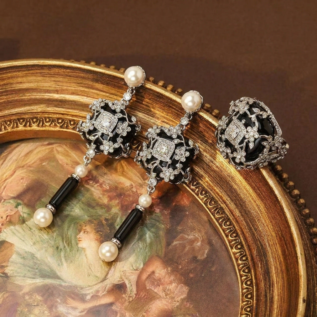 Debutante Style Black Pearl Carved Light Jewelry Set