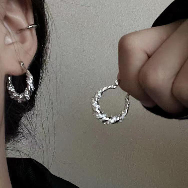 Women's Needle Retro Geometric Metal Niche Temperament High-grade Earrings