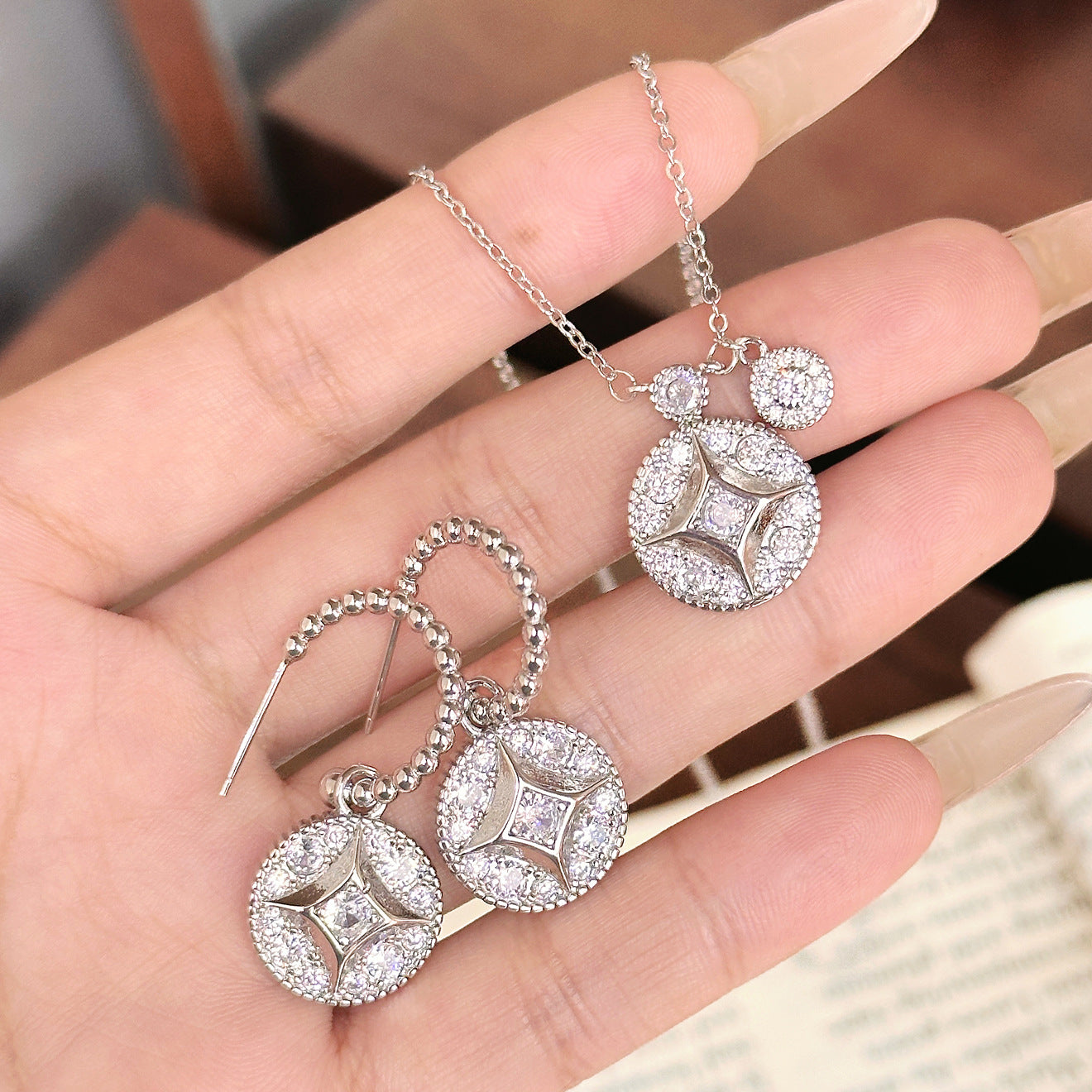 Style Full Of Rhinestone Copper Bubble Rings