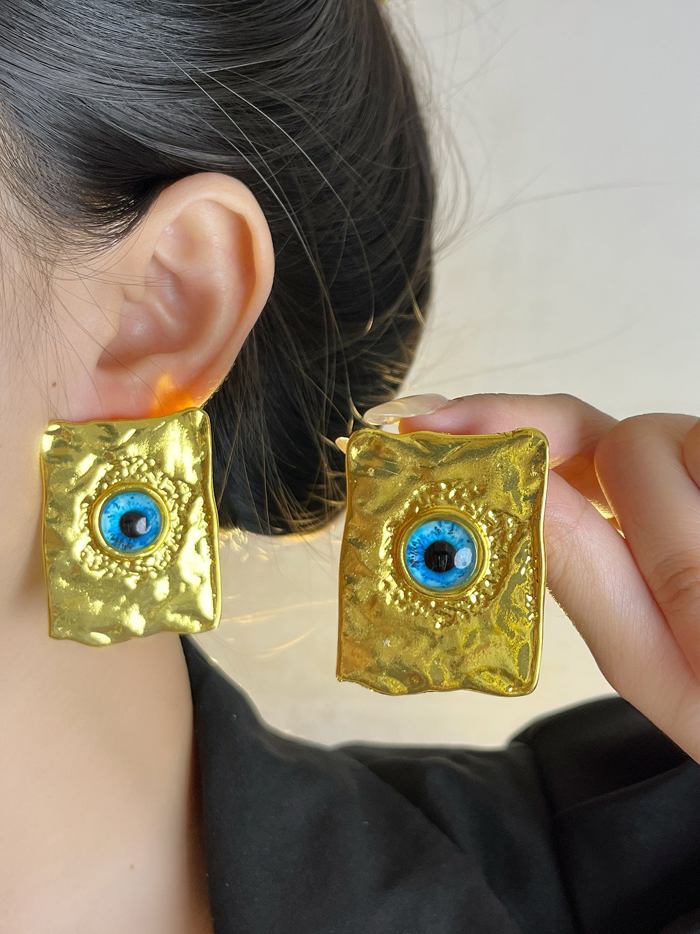 Devil's Eye Female Niche High-grade Light Luxury Retro Rings