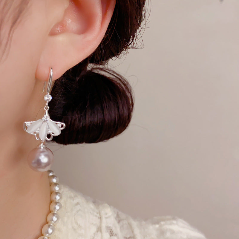 Fashion Fan-shaped Pearl Temperament Entry Lux Unique Ear Hook