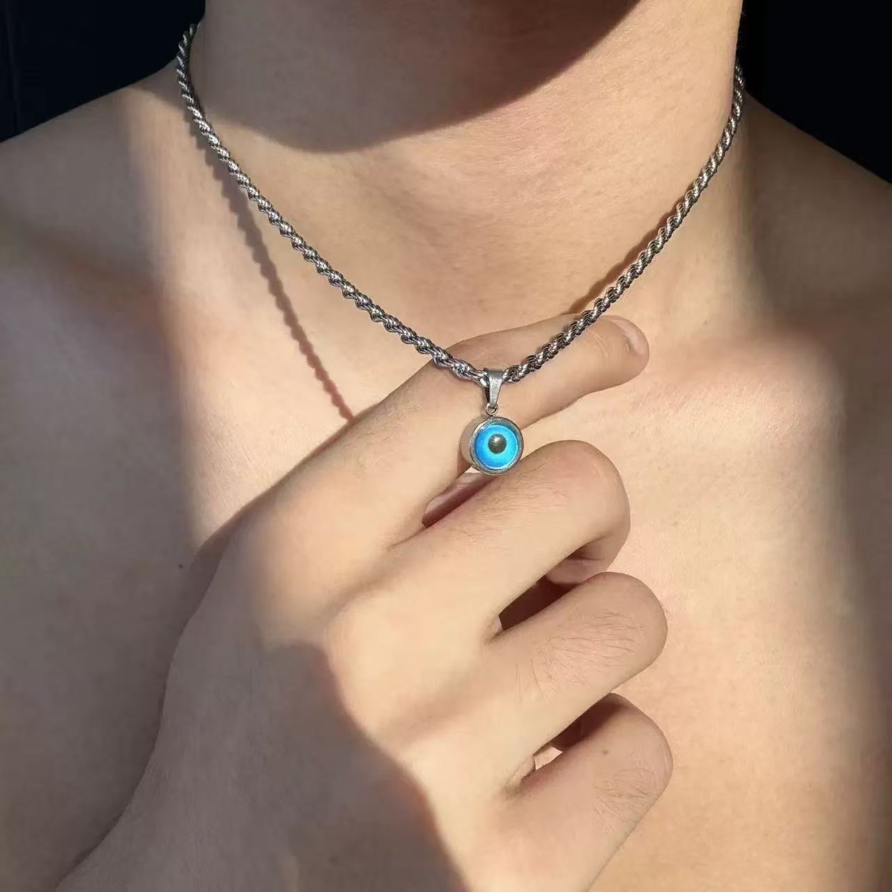 Men's Devil Eye Twist Clavicle Chain Personality Design Necklace