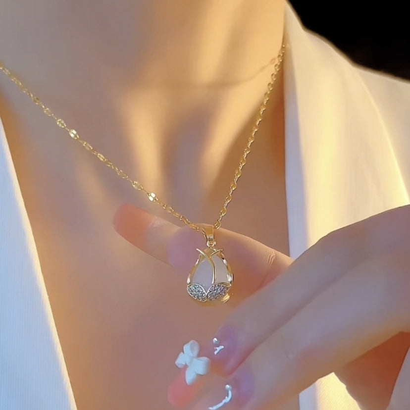 Tulip Light Luxury Minority Design Trendy Titanium Steel Temperament Clavicle Necklace