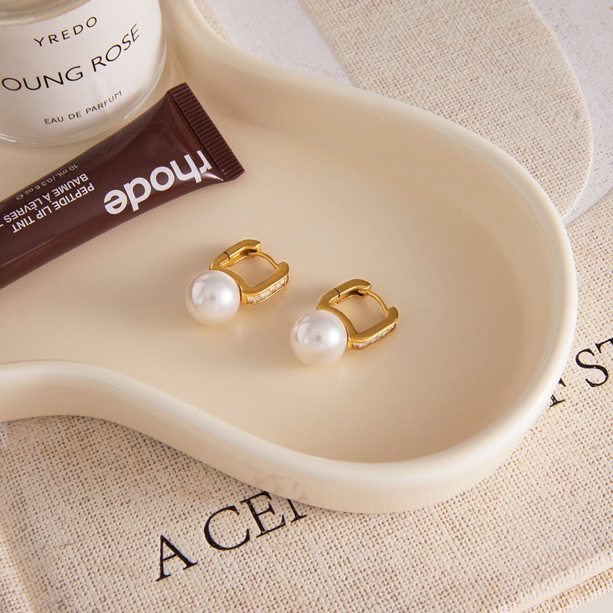 Stainless Steel Resin Pearl Light Luxury Niche Earrings