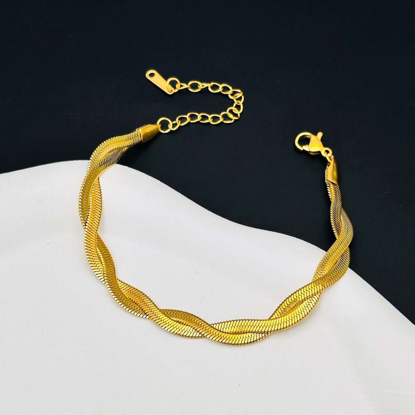 Women's Personality Minimalist Elegant High-grade Gold Cross Necklaces