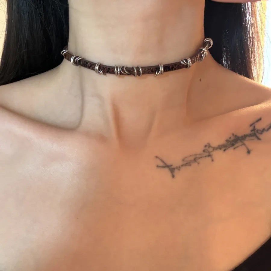 Millennium Hot Crack Leather Female Brown Subculture Punk Metal Clavicle Rings