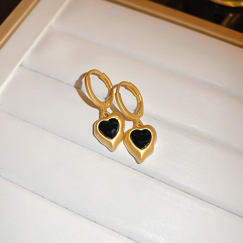 Women's Compact Metal Heart Ear Clip Fashion Earrings