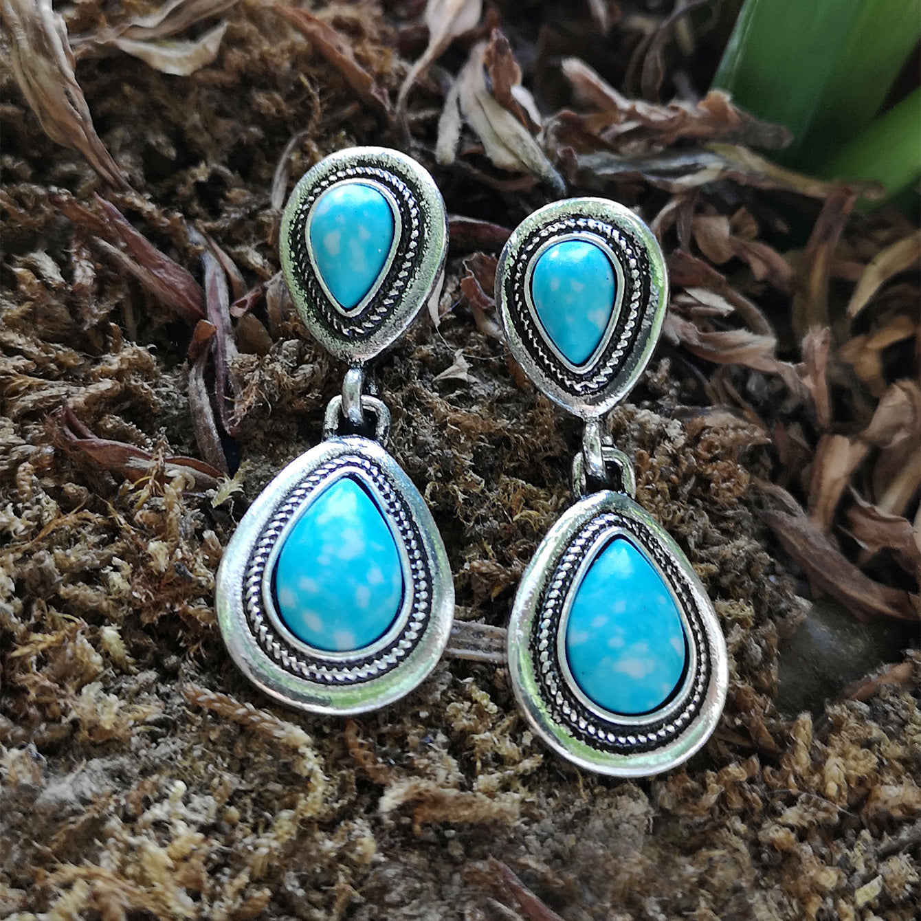 Fashion Drop-shaped Turquoise Retro Simple Daily Earrings