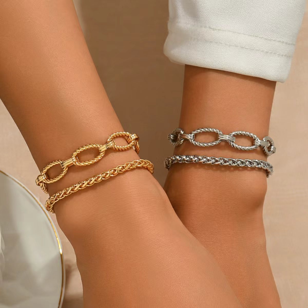 Women's Style Iron Alloy Hemp Flowers Chain Affordable Luxury Fashion Bracelets